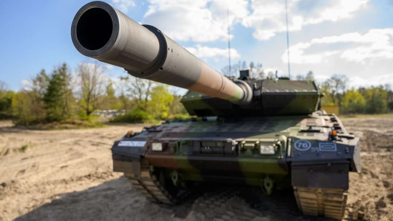 Бойовий танк онлайн пазл