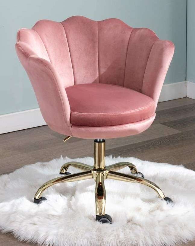кадифен стол онлайн пъзел от снимка