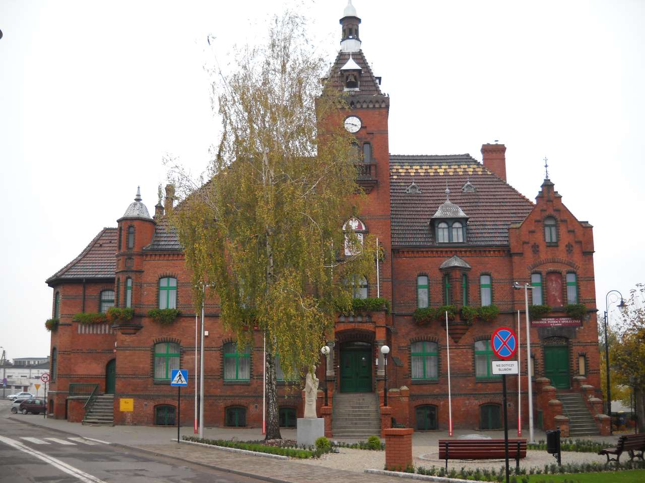 Rathaus von Łasin Online-Puzzle