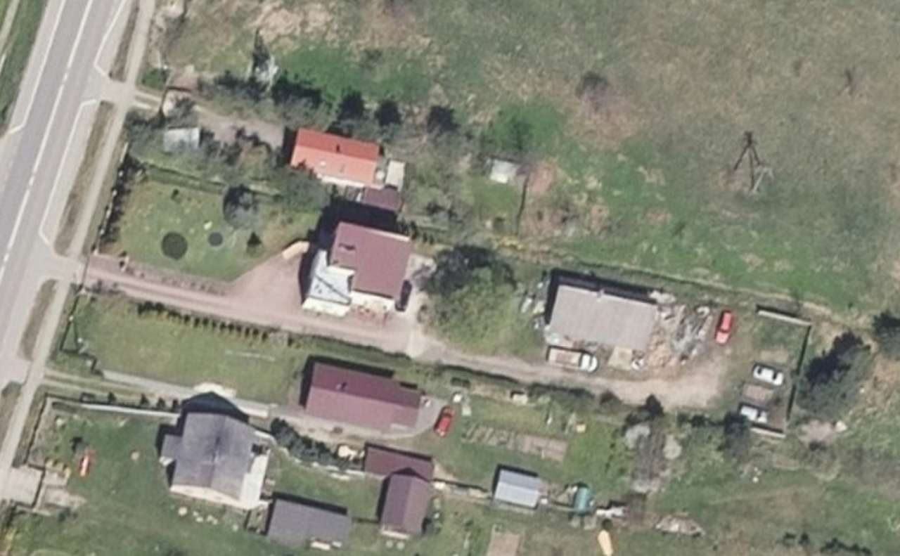 Ett hus i Chrzebacin pussel online från foto