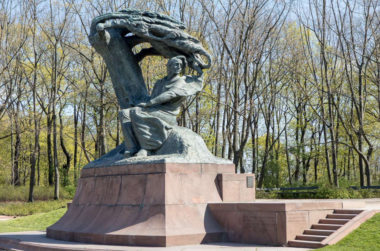 Frederic Chopin - monument puzzle online from photo