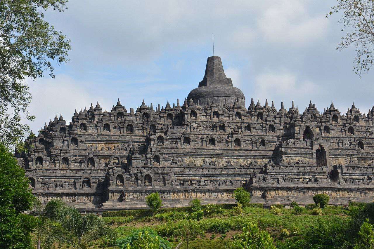 Candi Borobudur puzzle online a partir de fotografia