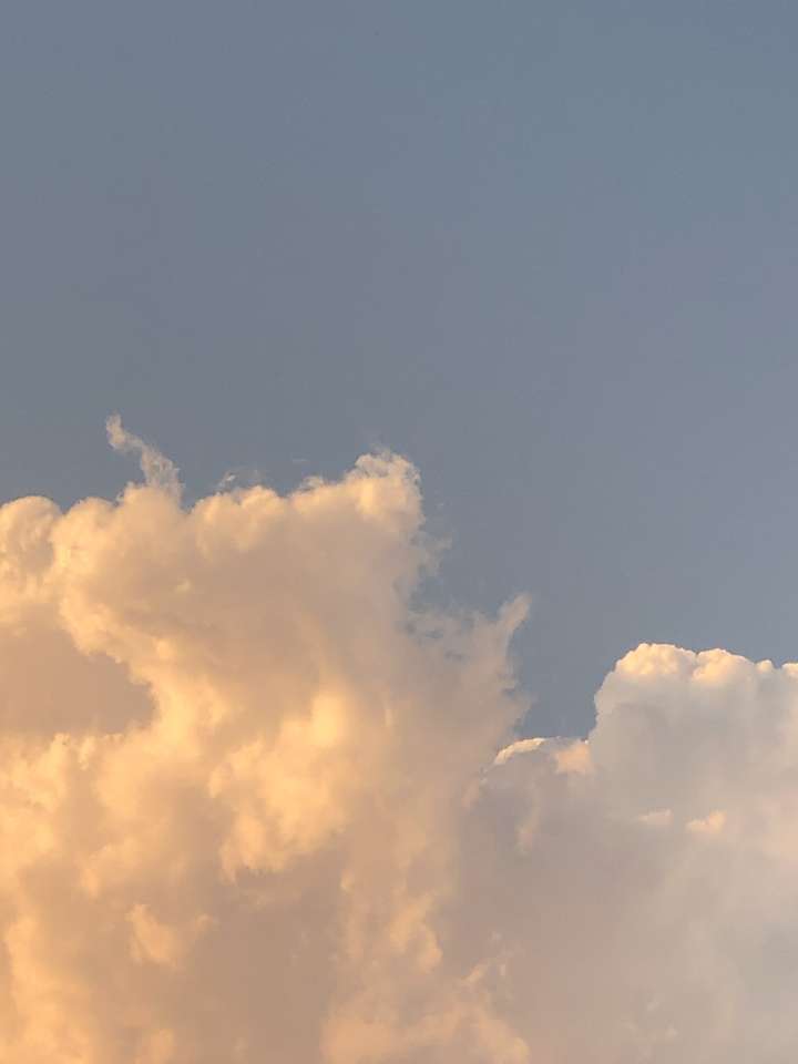 голубые облака в небе пазл онлайн из фото
