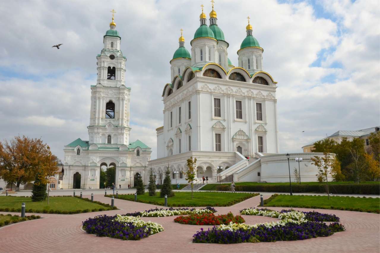 Mariä Himmelfahrt-Kathedrale des Astrachaner Kremls Online-Puzzle vom Foto