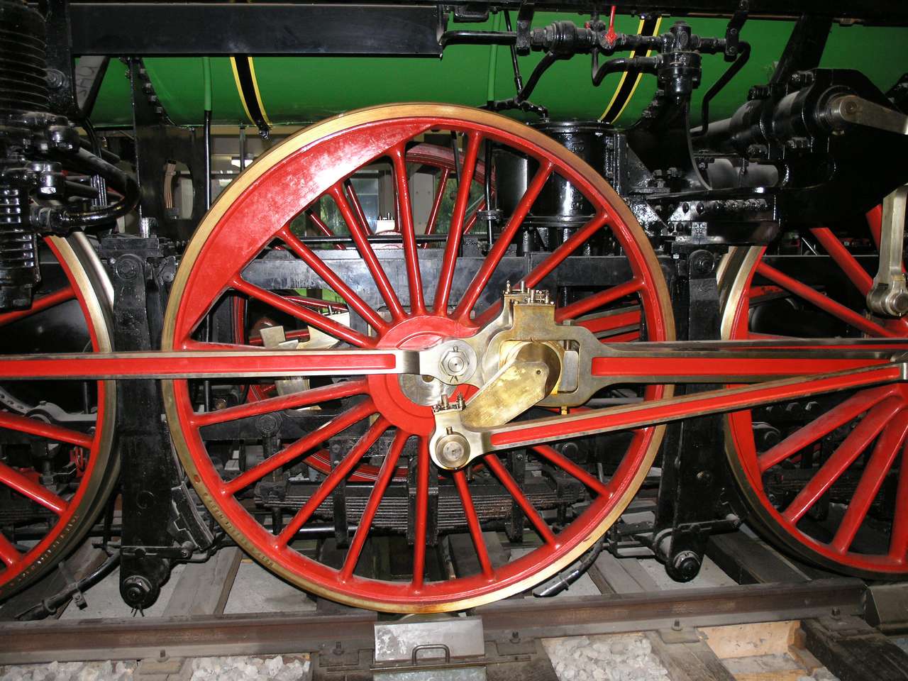 locomotive wheels puzzle online from photo