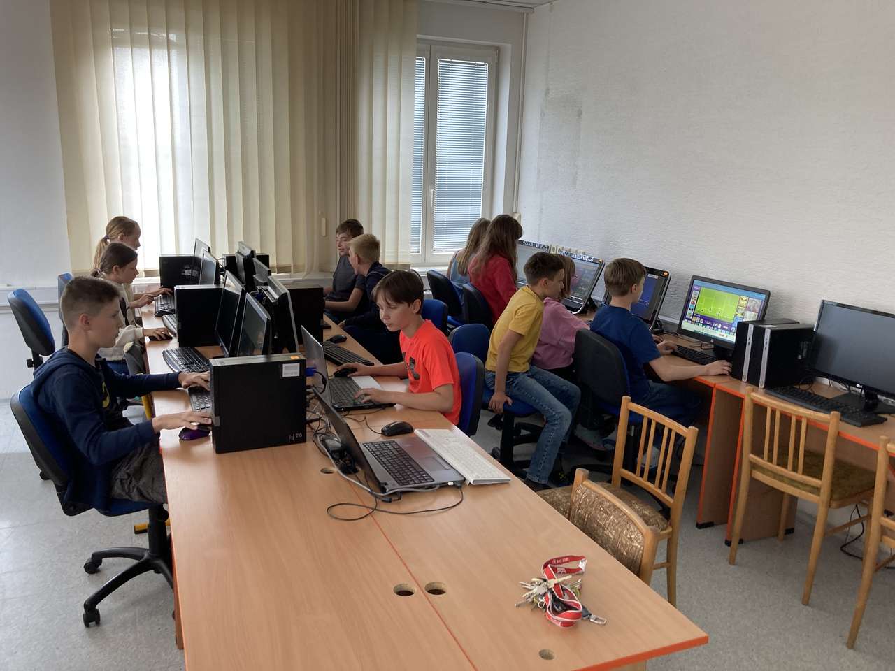 trida skola Pussel online