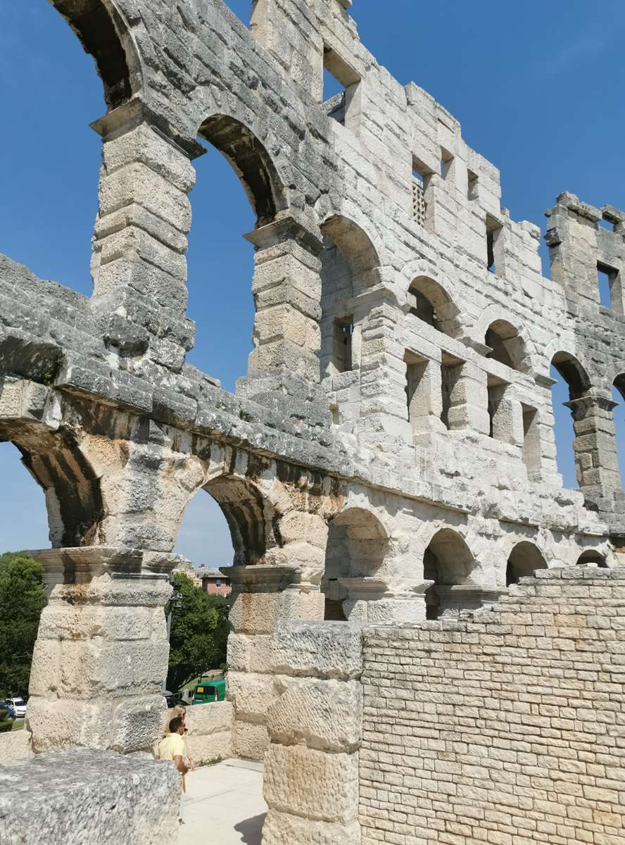 Pula Amphitheater puzzle online from photo