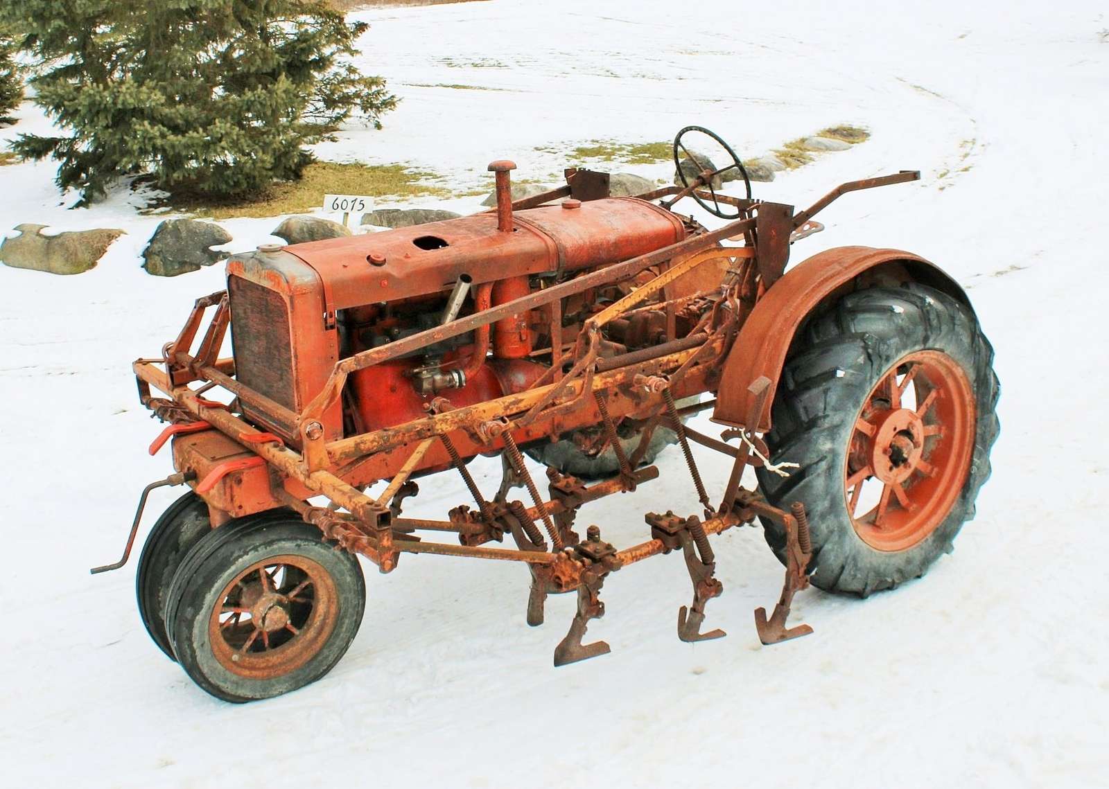Old Allis Cultivator puzzle online from photo
