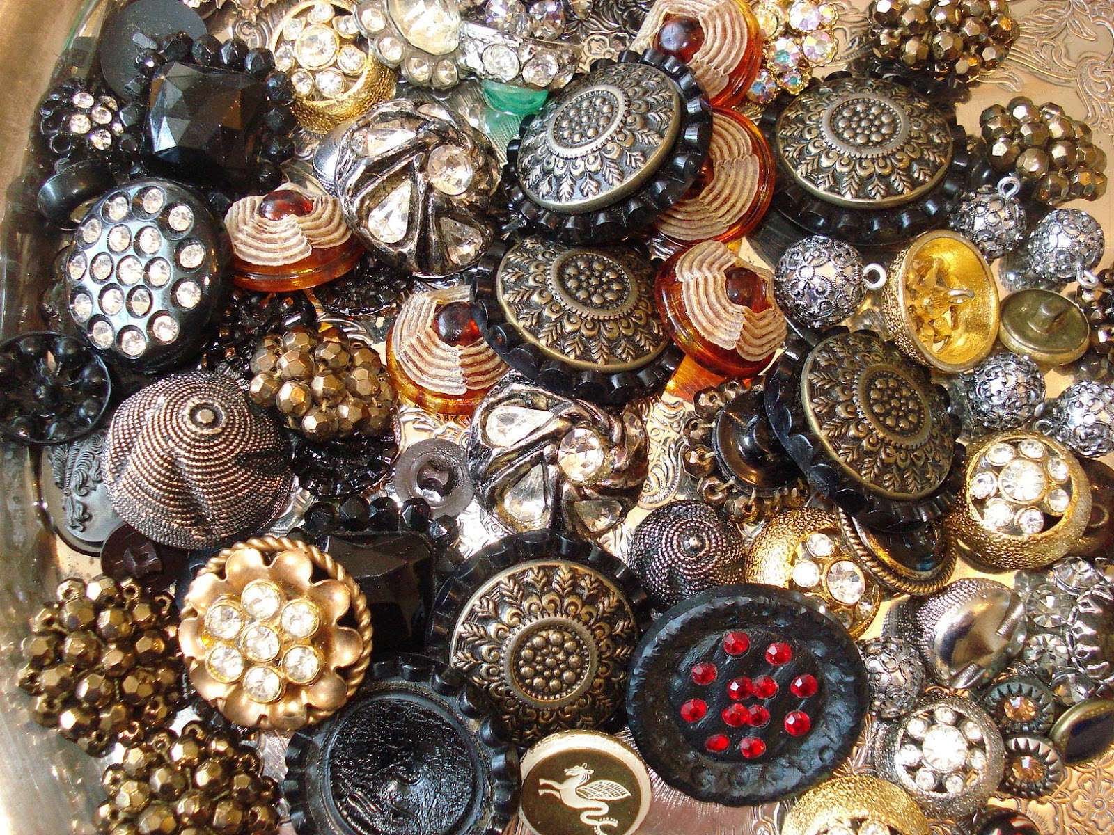 Buttons Galore puzzle online from photo