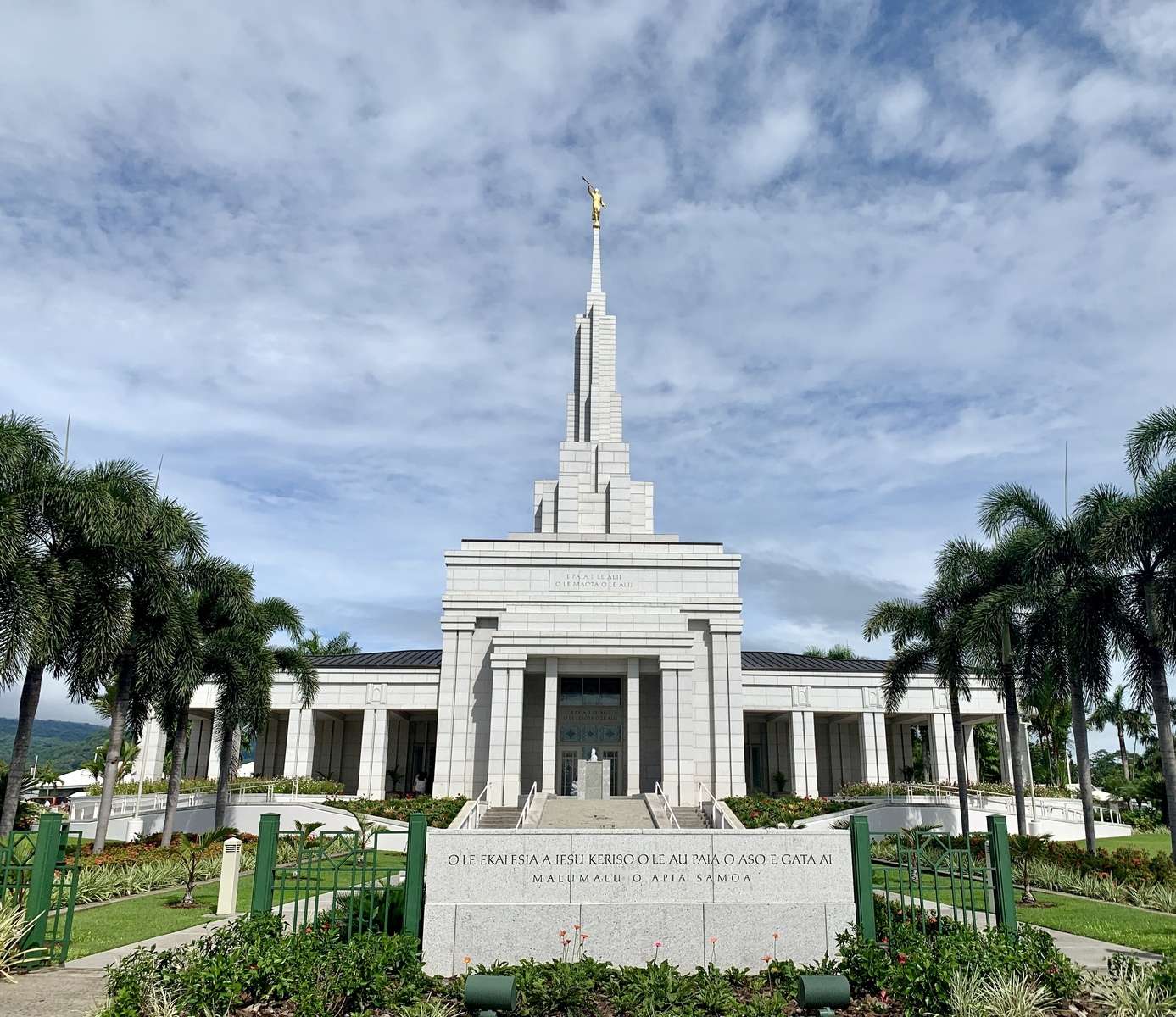 Samoa Temple puzzle online from photo