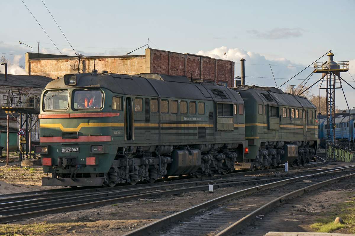 Lokomotive im Depot Online-Puzzle