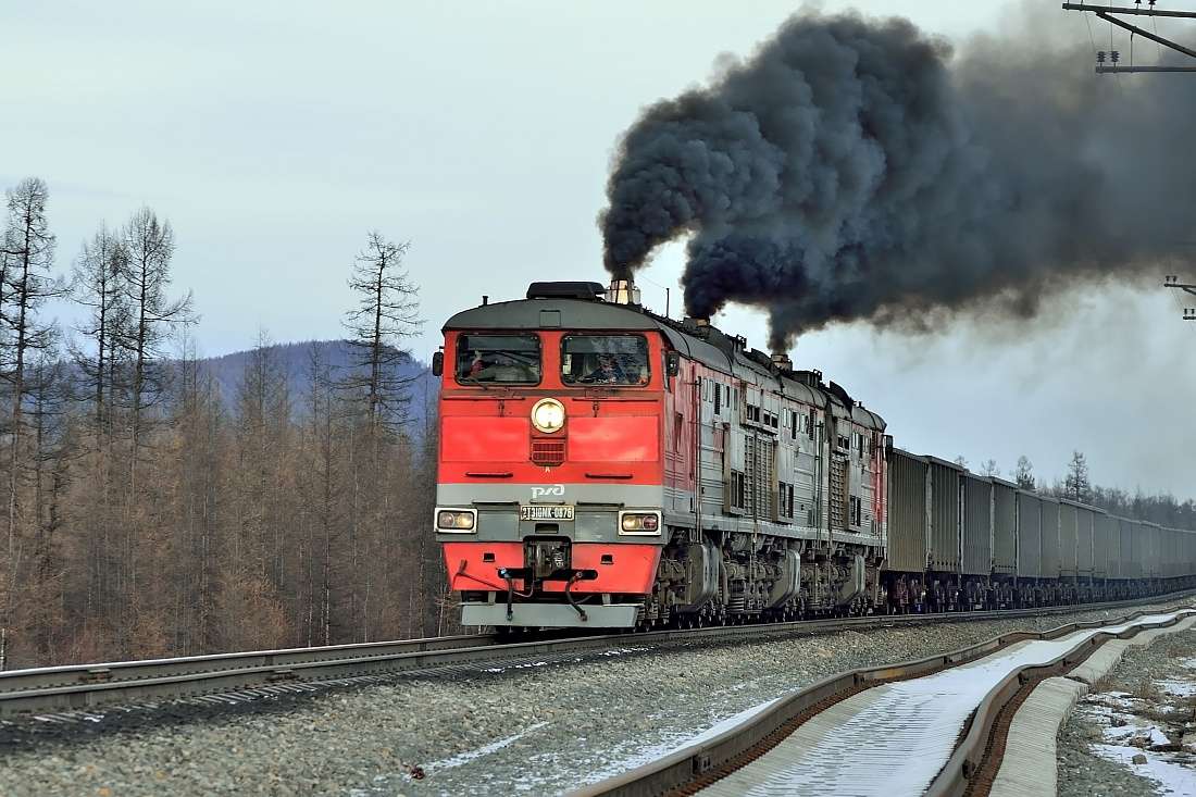 ντιζελομηχανές των ρωσικών σιδηροδρόμων παζλ online από φωτογραφία