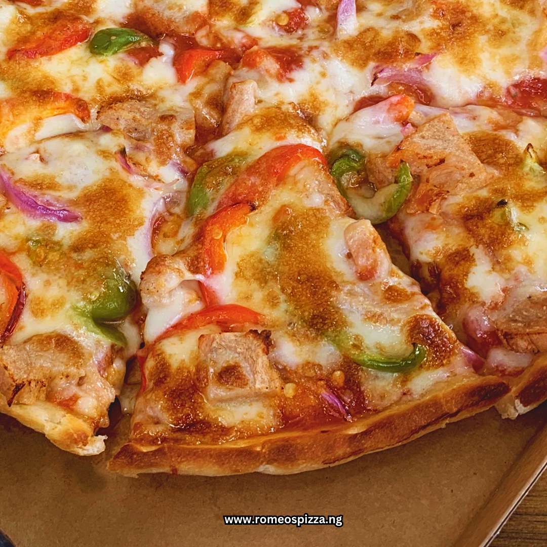 Romeos Sweet chili chicken pizza pizza Pussel online
