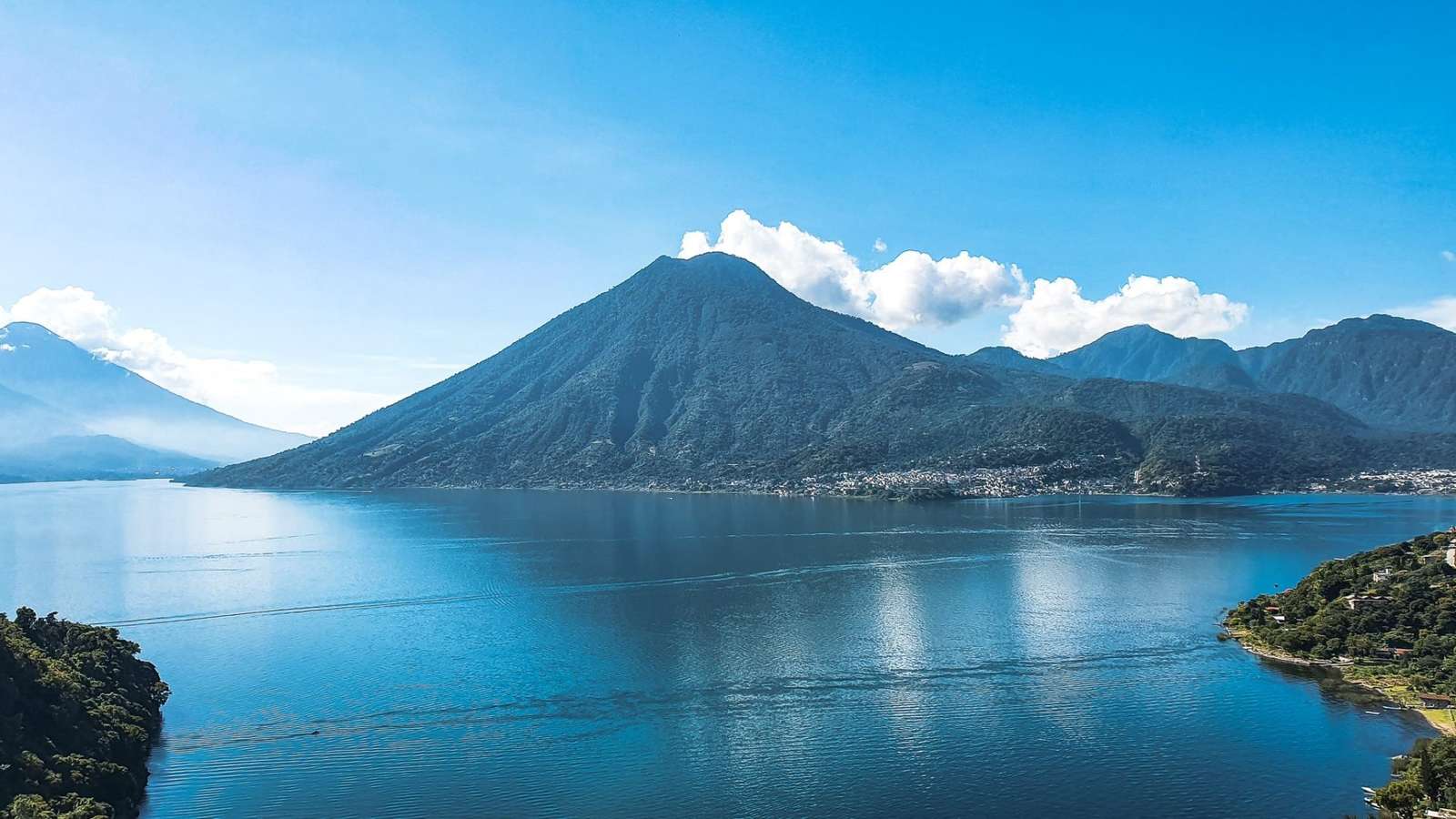 Озеро Атитлан, Гватемала онлайн-пазл