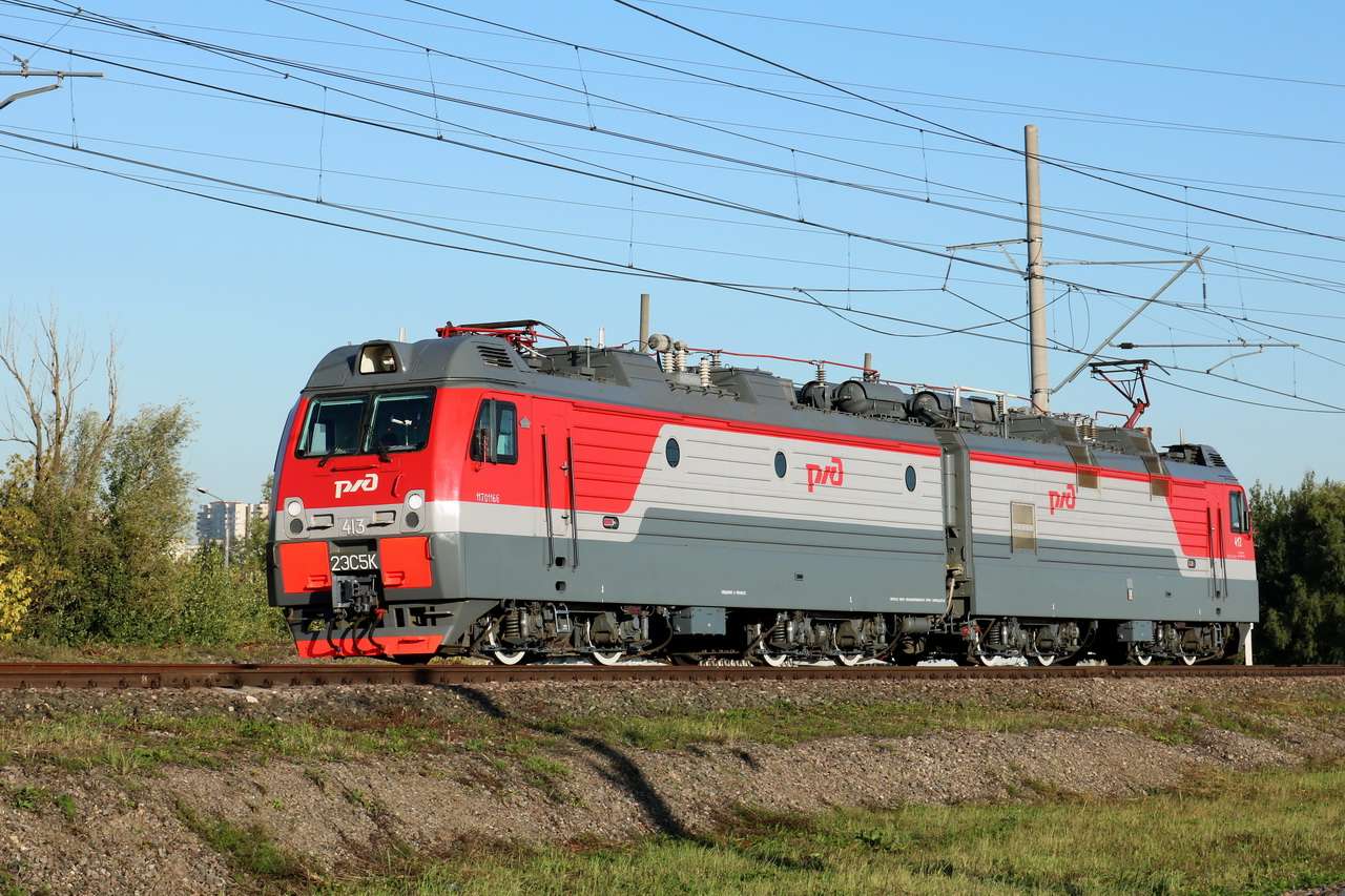 Влак на руските железници онлайн пъзел от снимка