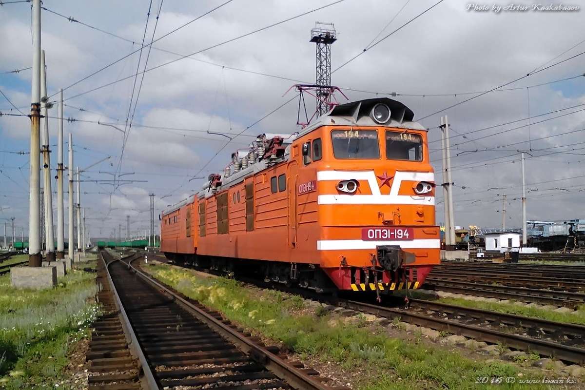 electric locomotive puzzle online from photo