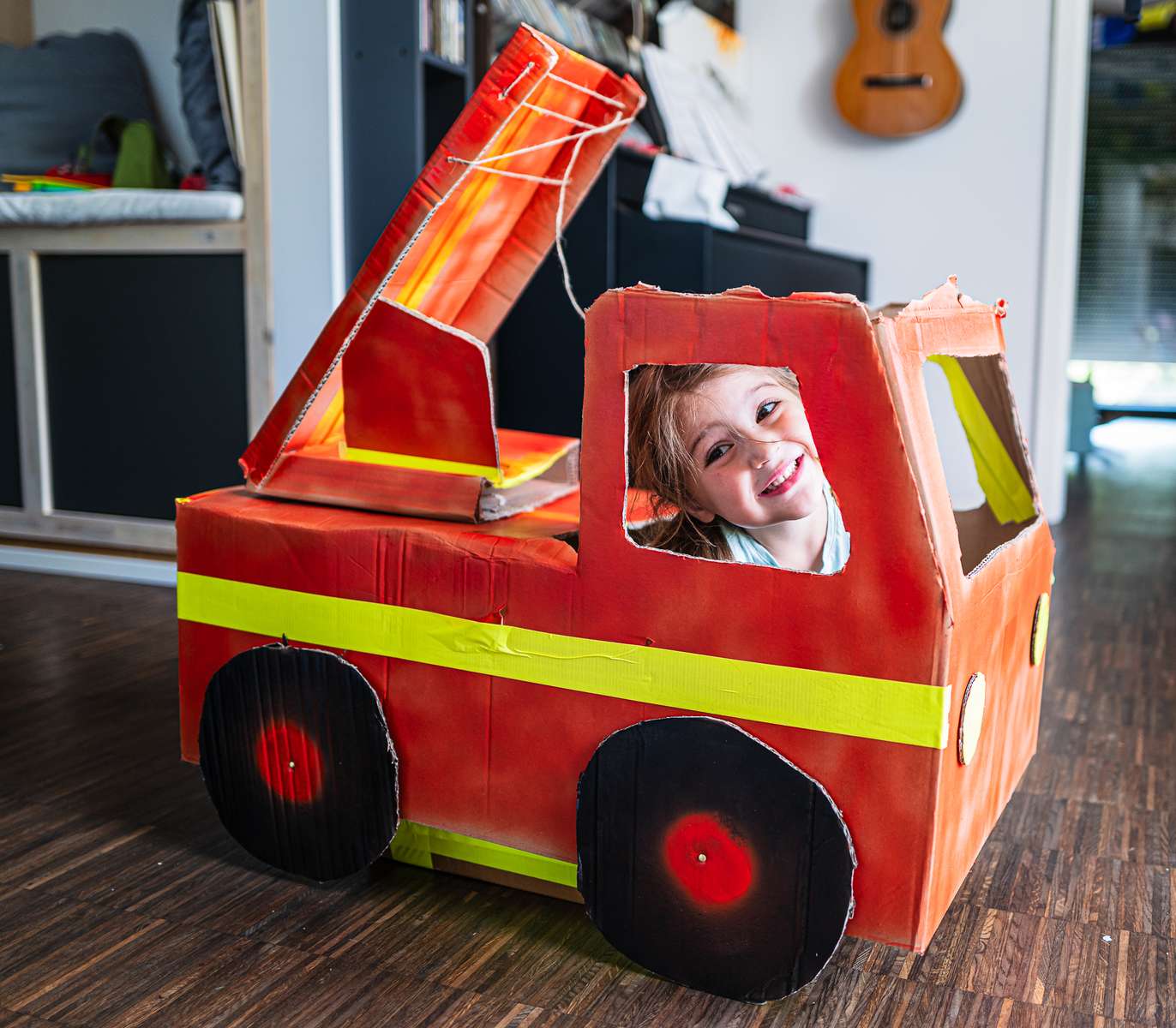 Fire engine puzzle online from photo