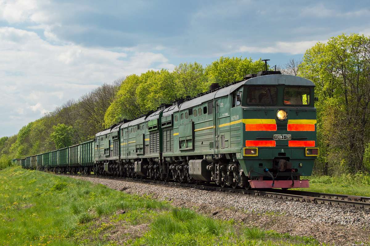 locomotora 3TE10M-1282 puzzle online a partir de foto