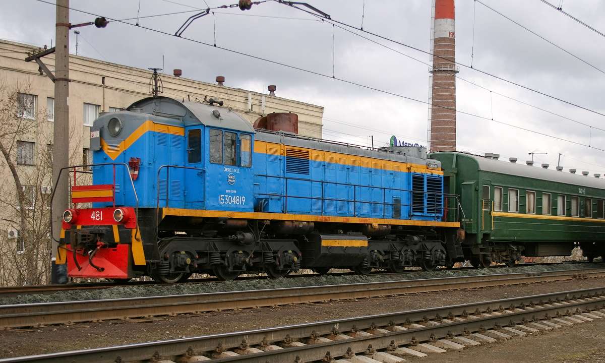 маневрена дизелов локомотив онлайн пъзел от снимка