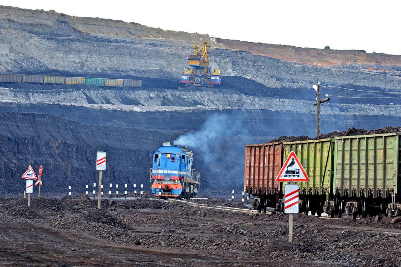 SUEK coal mine puzzle online from photo