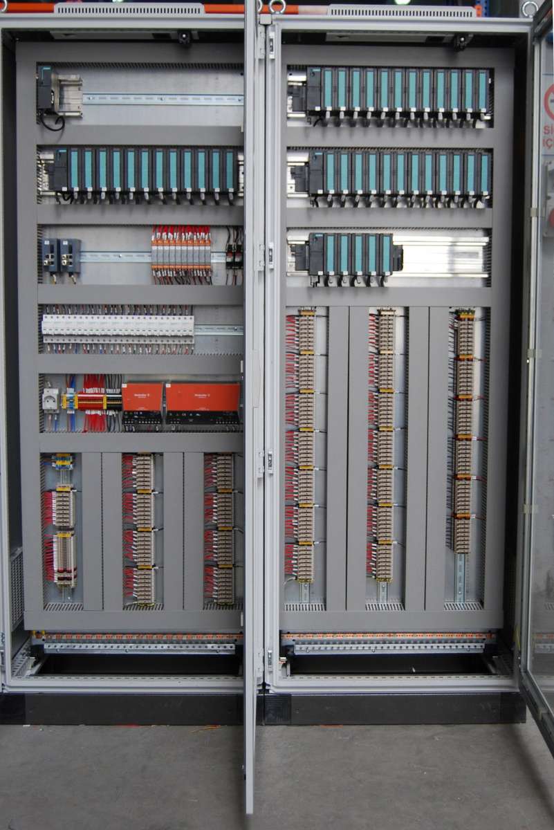 PUZZLE PLC PANEL_1 puzzle online from photo