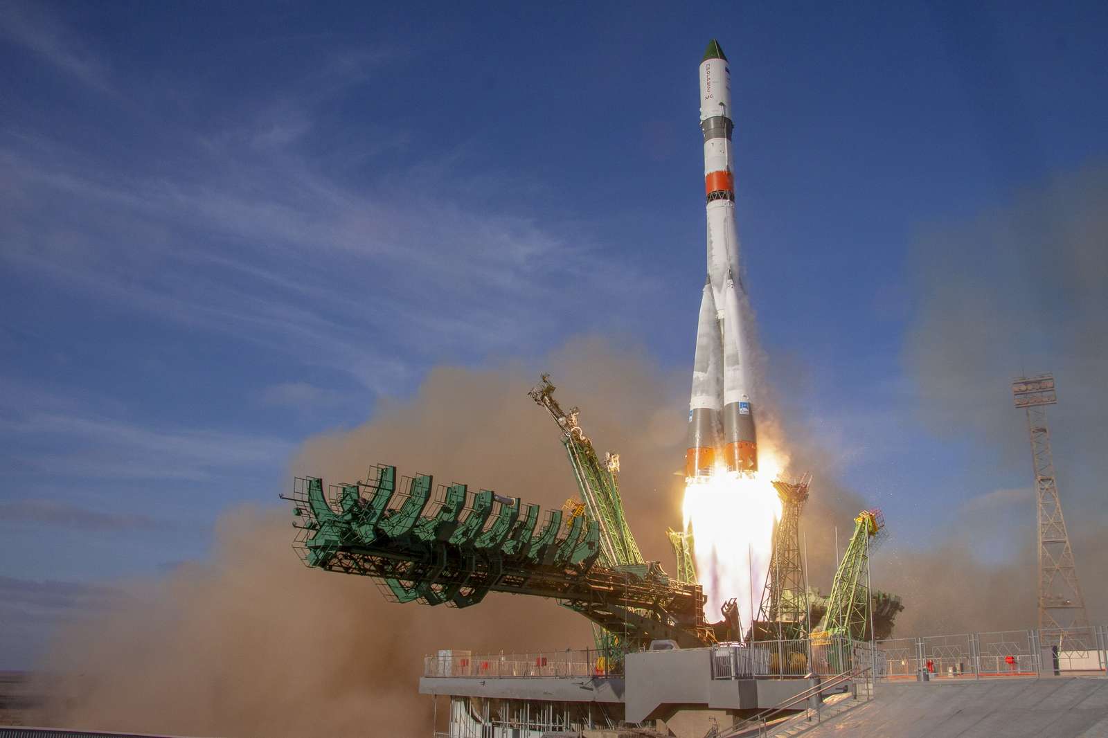 raket vid uppskjutning pussel online från foto
