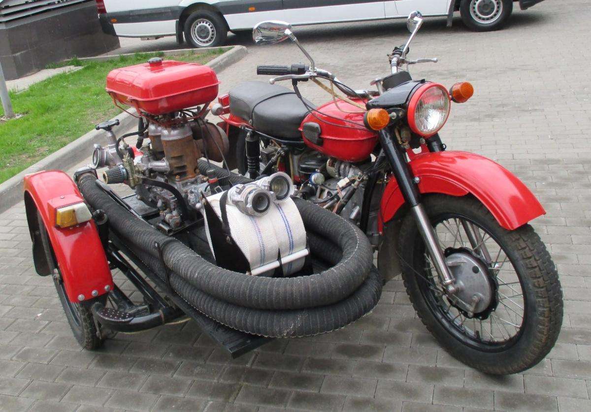 motocicleta de incendiu puzzle online din fotografie