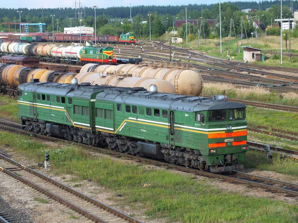 lokomotiva na nádraží puzzle online z fotografie