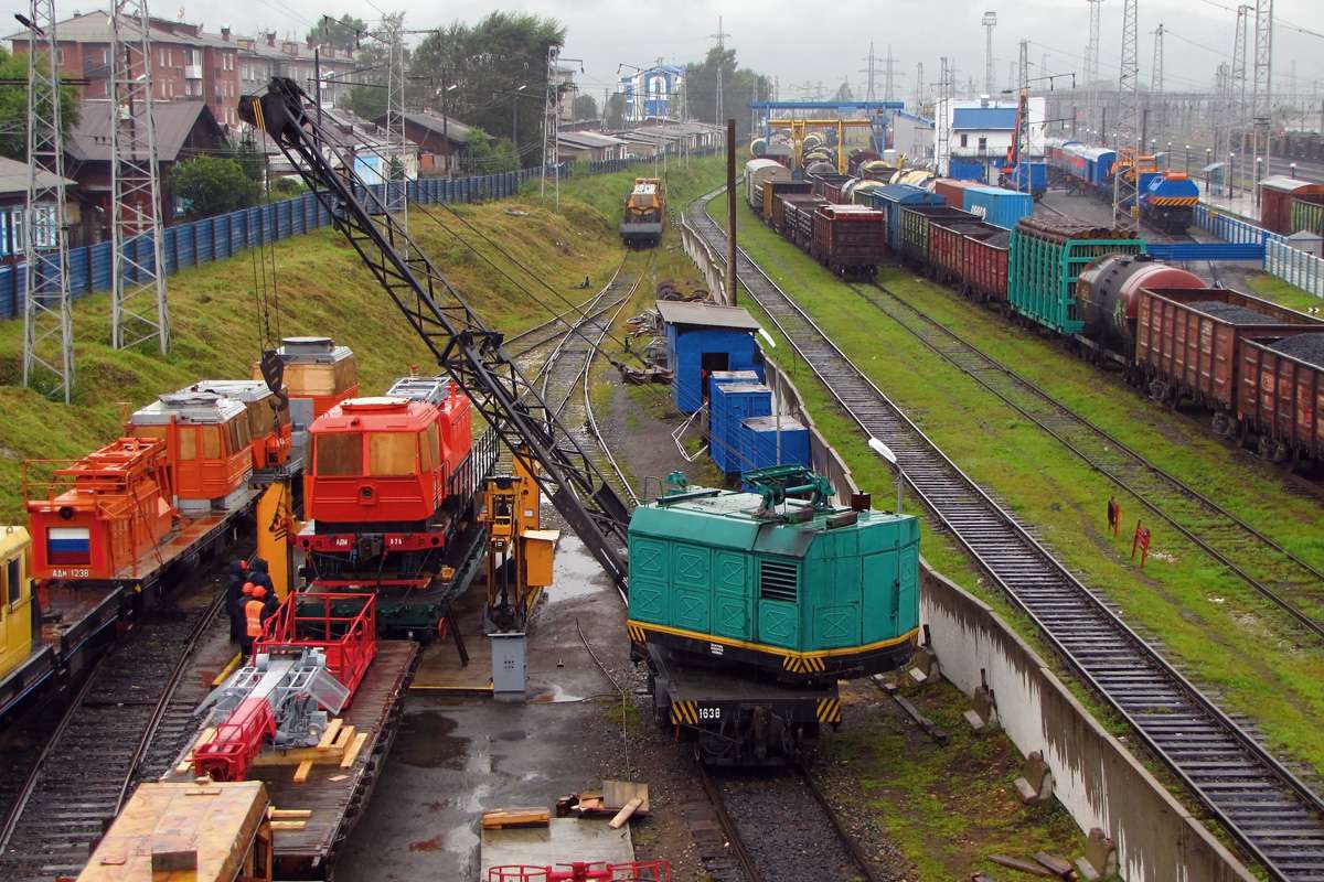 travaux de chargement d'une grue ferroviaire puzzle en ligne à partir d'une photo