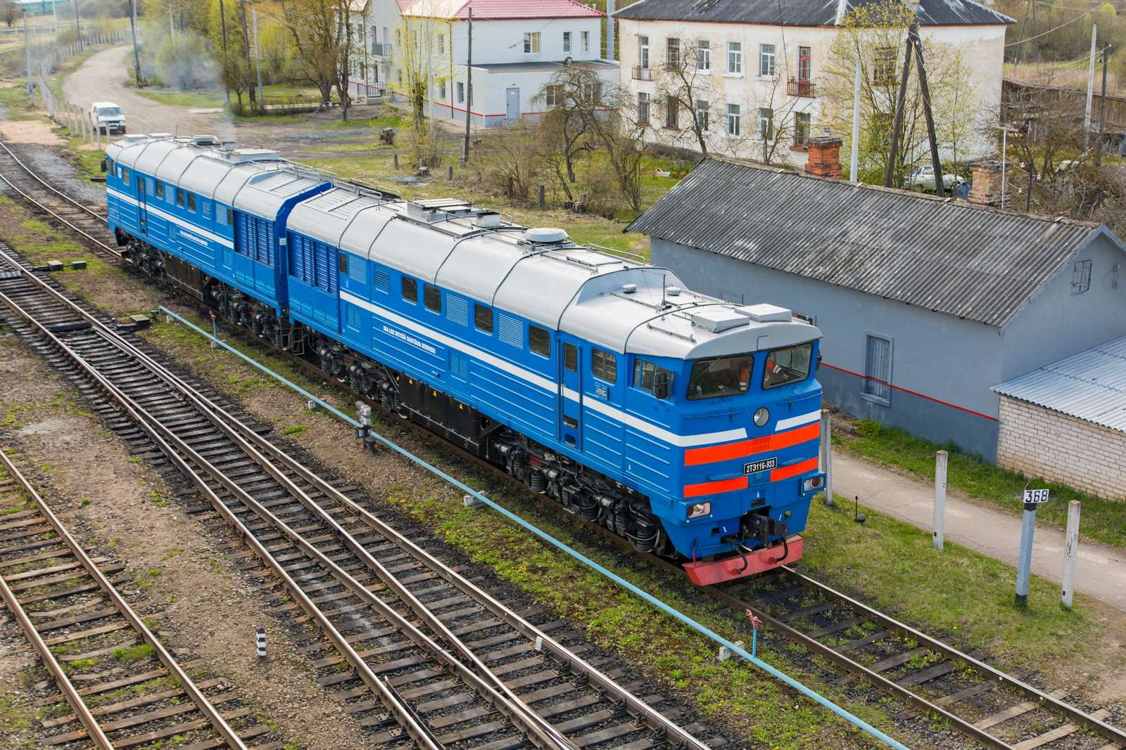 locomotiva 2TE 116-933 puzzle online din fotografie
