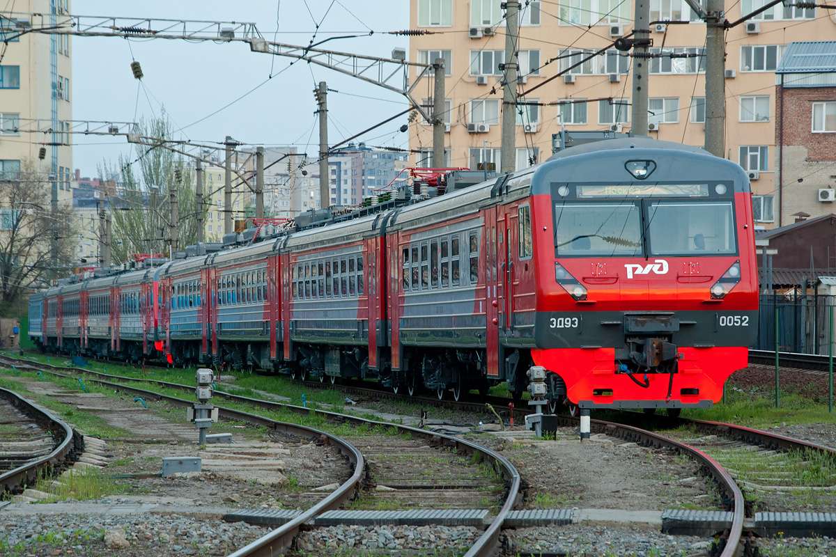 Treno elettrico delle ferrovie russe puzzle online da foto