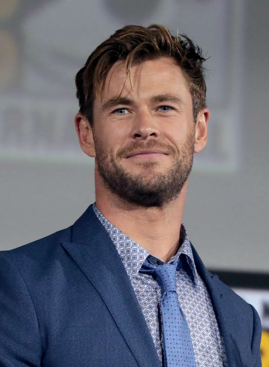 Chris hemsworth puzzle online from photo