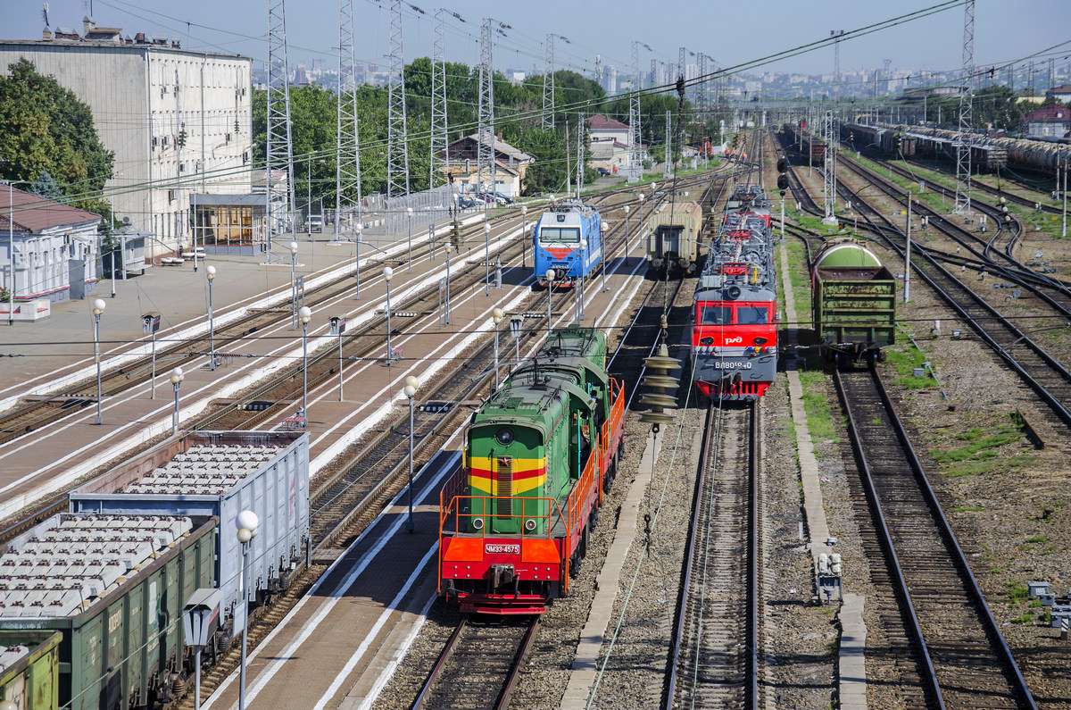 Σιδηροδρομικός Σταθμός Ρωσικών Σιδηροδρόμων παζλ online από φωτογραφία
