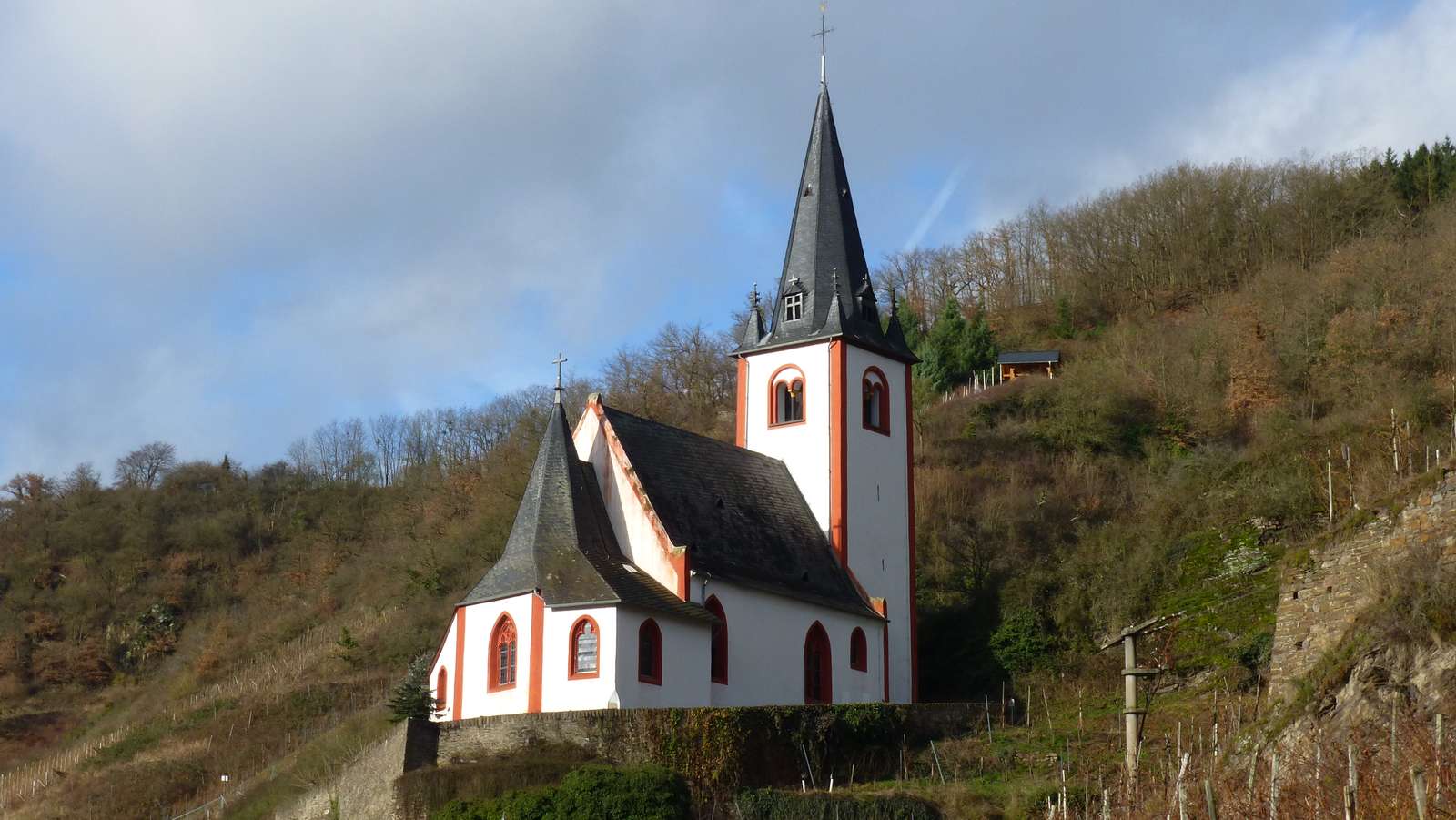 山の教会 写真からオンラインパズル