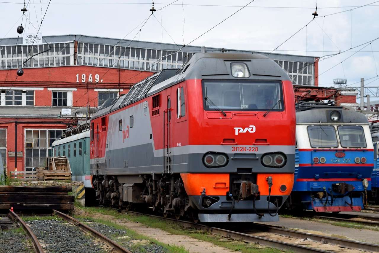 electric locomotive EP 2K puzzle online from photo