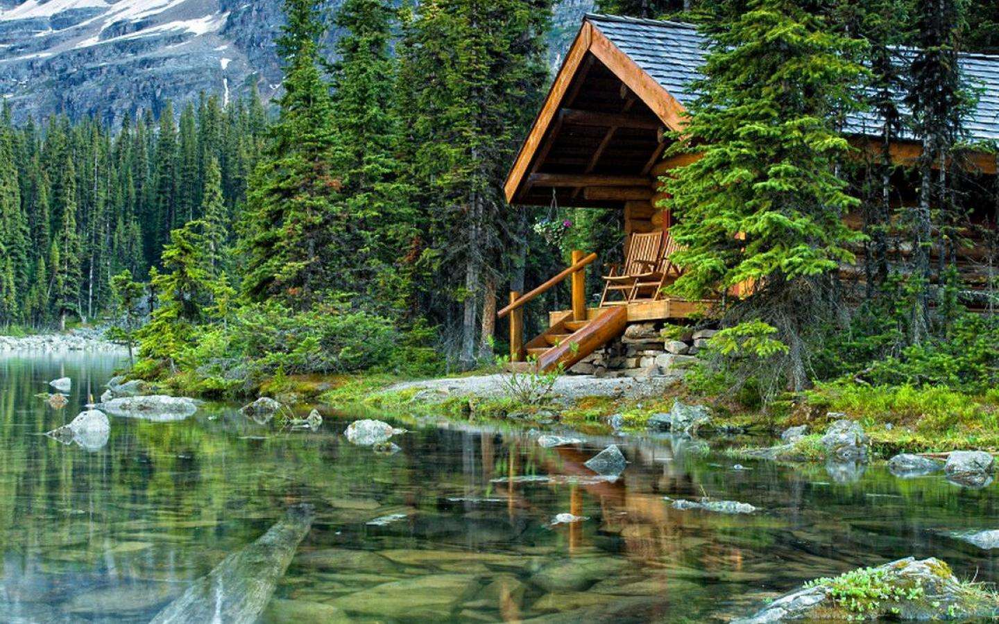 Een hut in de bergen puzzel online van foto