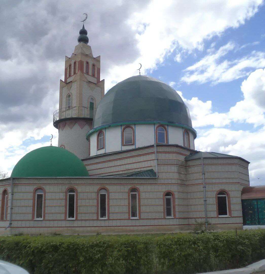 Dergachi Mosque puzzle online from photo