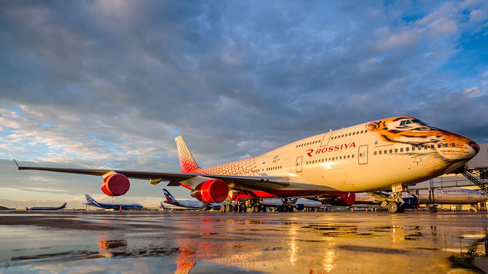 Самолет Qantas пазл онлайн из фото