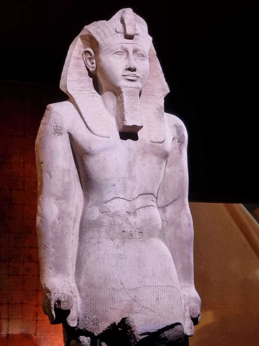 Рамзес, изложба в Париж онлайн пъзел от снимка