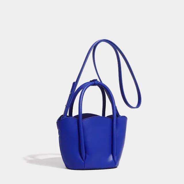 BUCKET BAG puzzle online from photo
