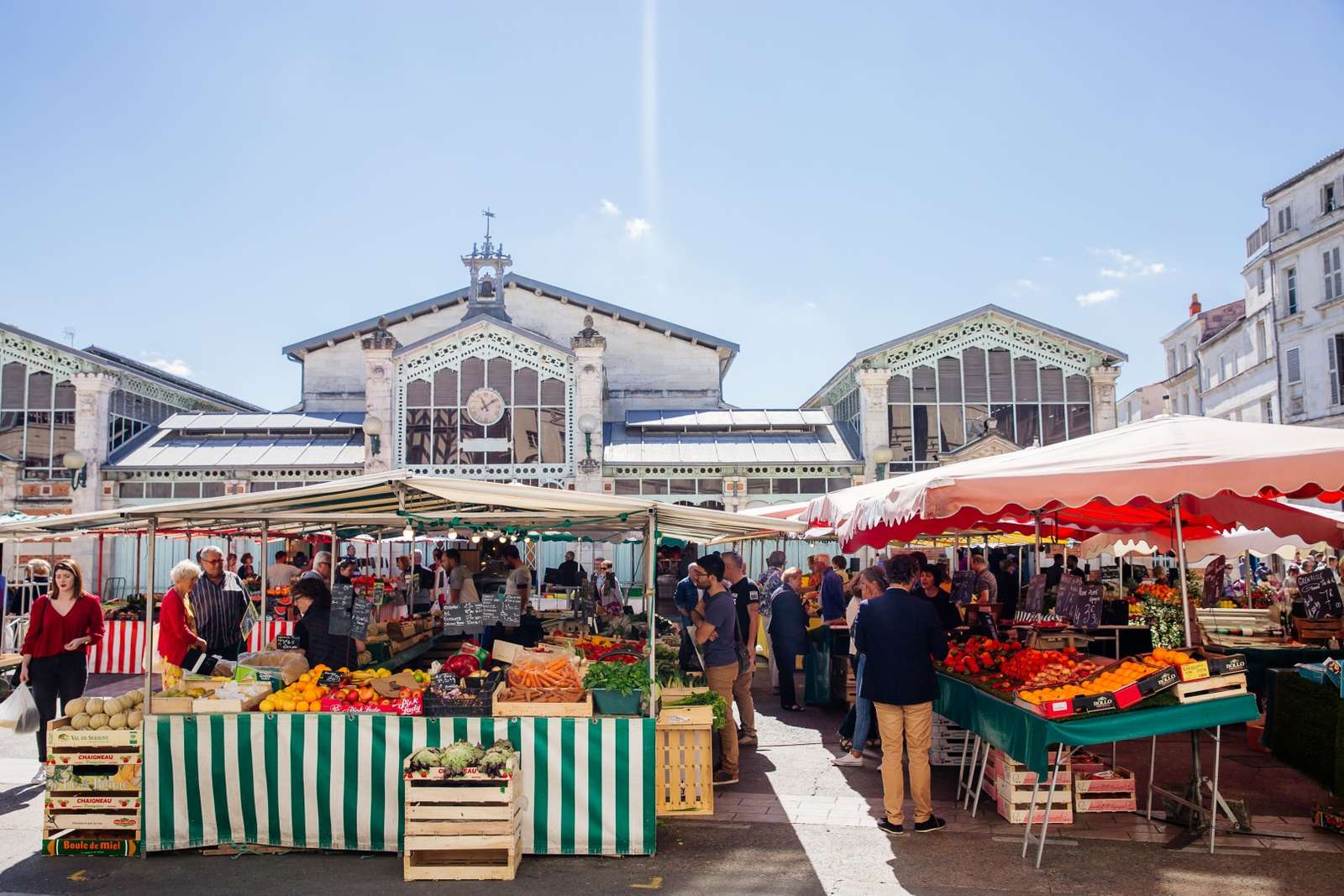 Old Market La Rochelle puzzle online from photo