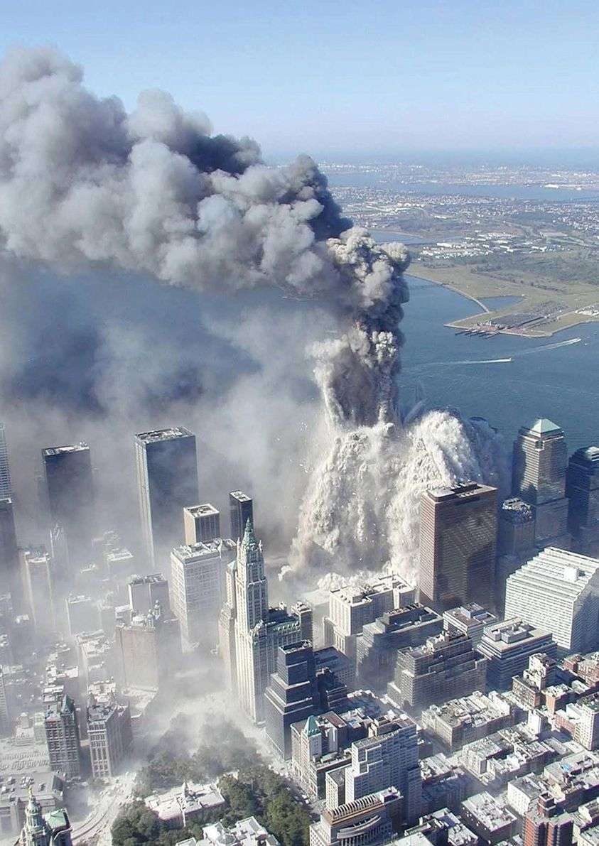 WTC 1 колапс или експлозия онлайн пъзел от снимка