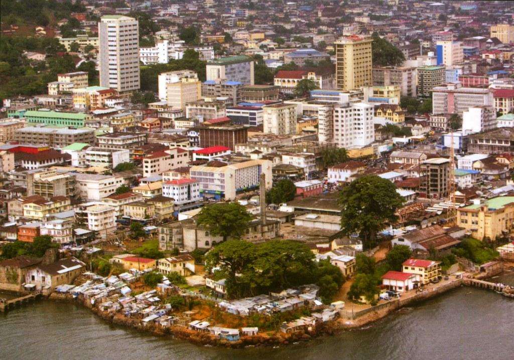 Freetown - Sierra Leone puzzle online din fotografie