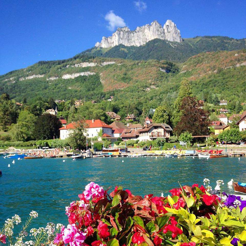 Talloires on the banks of Lake Annecy (74) online puzzle