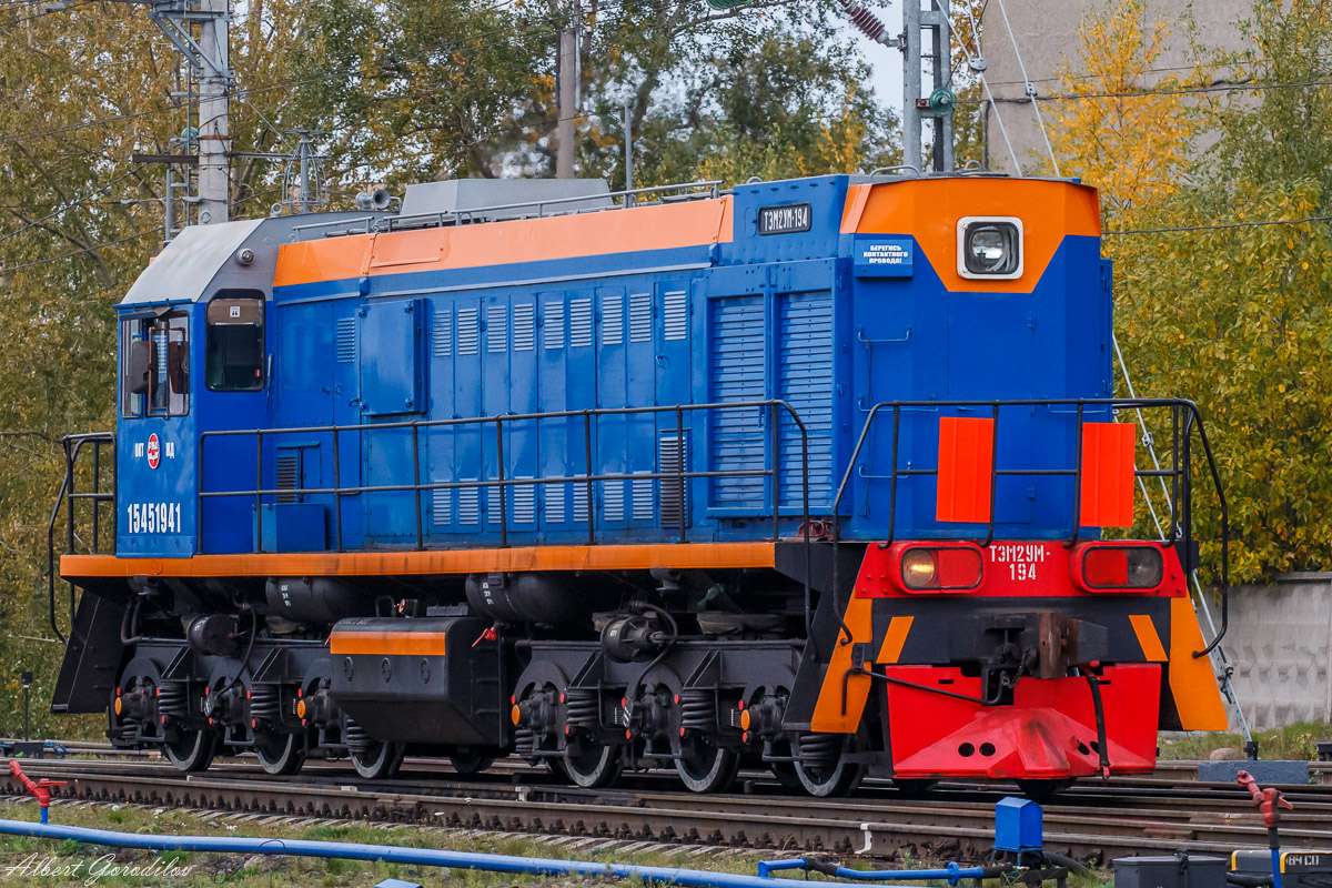 Dieselová lokomotiva TEM2 online puzzle