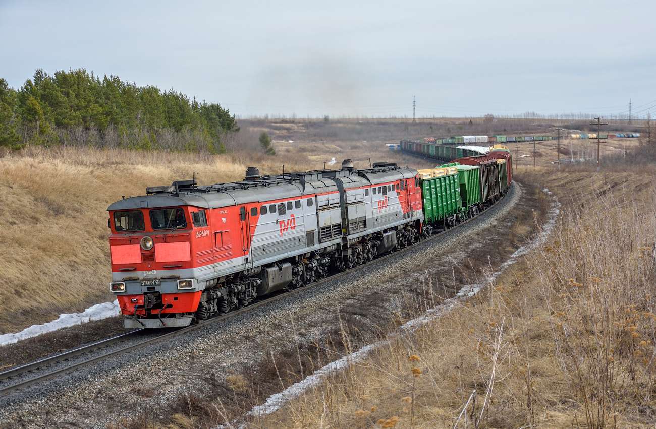 Dieselová lokomotiva 2TE10M online puzzle