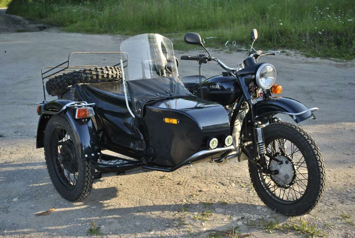 мотоциклет URAL онлайн пъзел от снимка