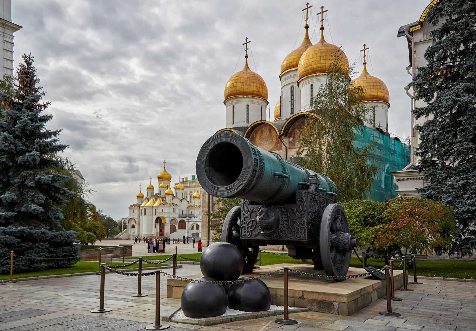 Tsar Cannon puzzle online from photo