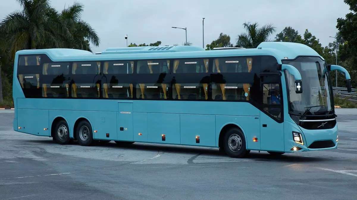 Автобус Volvo скласти пазл онлайн з фото