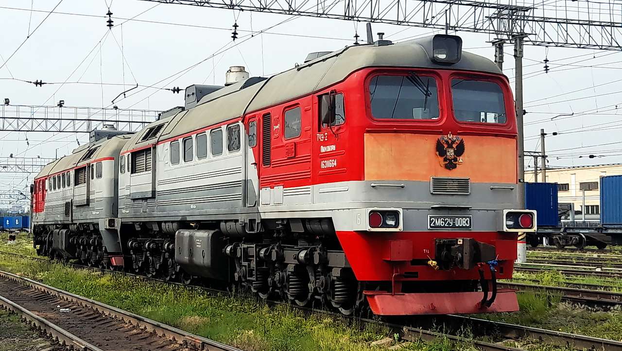 Locomotiva diesel 2m62-0083 puzzle online din fotografie